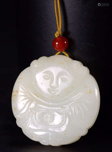 A HETIAN JADE CARVED CHILD PATTERN PENDANT