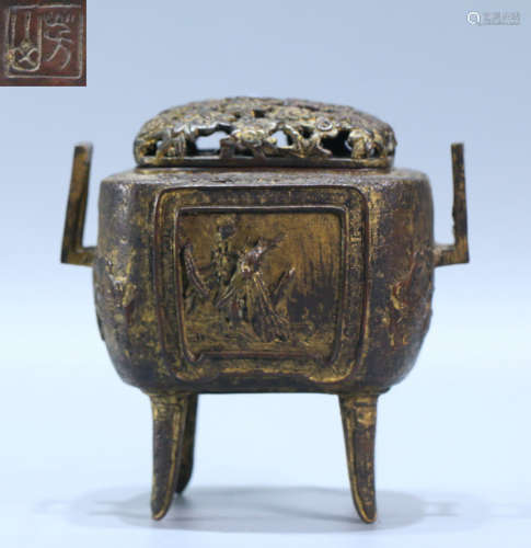 A GILT BRONZE CAST FLORAL PATTERN CENSER