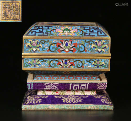 A CLOISONNE AUSPICIOUS PATTERN BOX