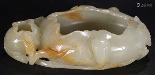 A HETIAN JADE CARVED FLORAL PATTERN BRUSH WASHER