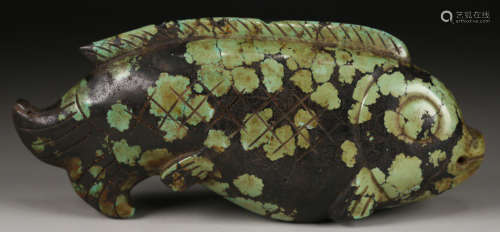 AN ANTIQUE JADE CARVED FISH SHAPE PENDANT