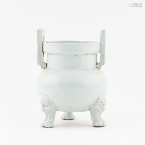 YUAN PALE CREME TRIPOD CENSER