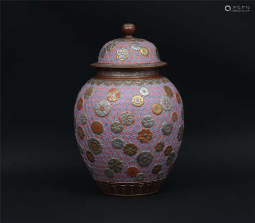 Qianlong enamel color enamel flower cover pot in Qing Dynasty