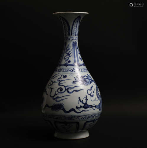 Blue and white dragon pattern jade pot spring bottle in Yuan Dynasty
