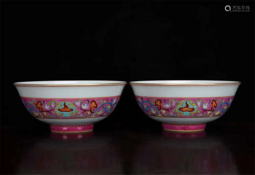 A pair of Yongzheng enamel colorful flower bowls in the Qing Dynasty
