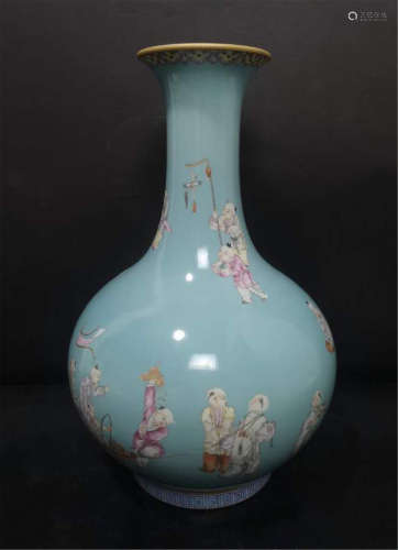 Bottle appreciation of Daoguang pastel characters in Qing Dynasty