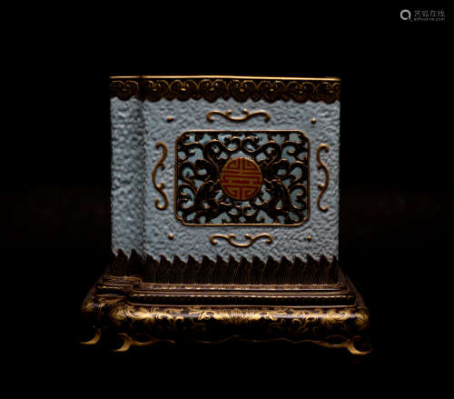 Qianlong hollowed-out carved penholder in Qing Dynasty