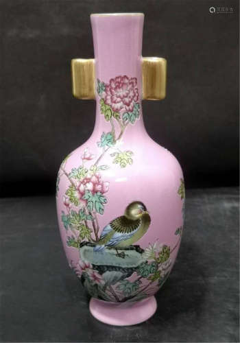 Qianlong pink flower-and-bird double-ear vase in Qing Dynasty