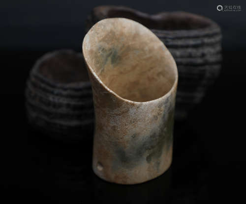 Hongshan culture jade horseshoe tube