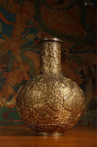 The celestial sphere bottle of the golden crane in the bronze cymbal of the Qing Dynasty