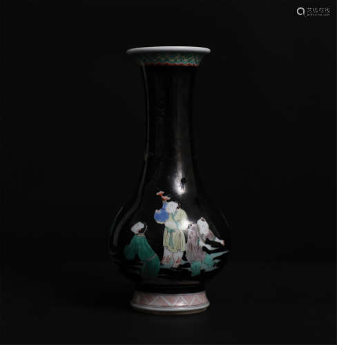 Water chestnut bottles of colorful characters in Kangxi ink in Qing Dynasty
