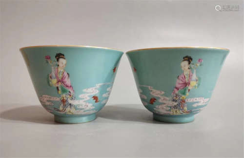 A pair of Yongzheng pink color character bowls in the Qing Dynasty