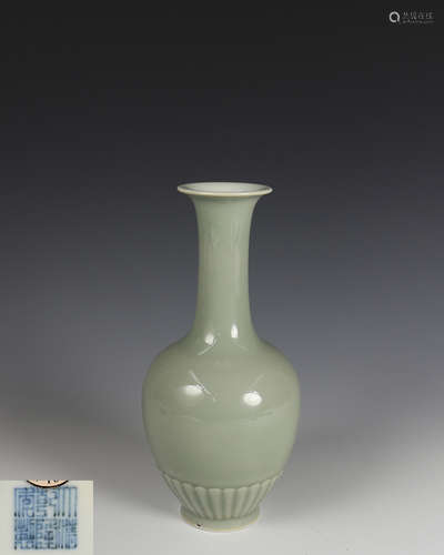 A DAQING QIANLONG MARK CELADON BALUSTER VASE