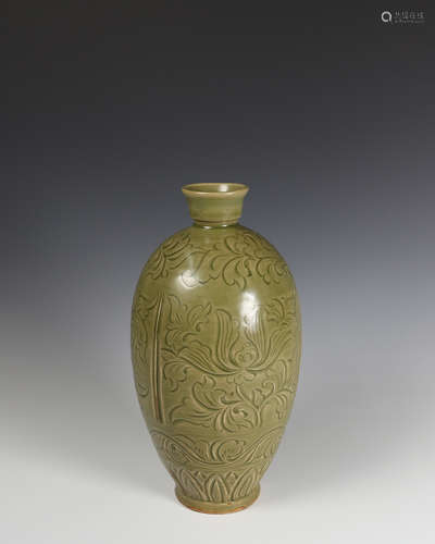 A YAOZHOU CELADON VASE