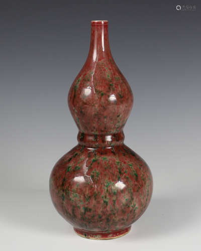 A PEACHBLOOM GLAZED DOUBLE-GOURD VASE