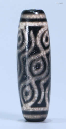 A TIBETAN NINE EYES PATTERN DZI