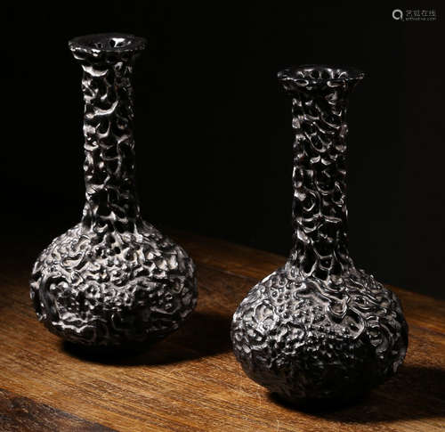 PAIR OF XIAOYE ZITAN WOOD VASE