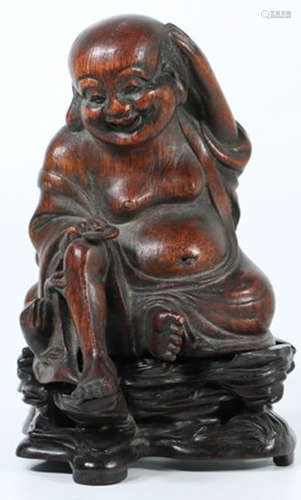 A CHENXIANG WOOD FIGURE STORY PENDANT