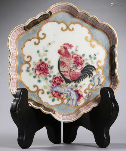 AN ENAMELED GLAZE ROOSTER PATTERN PLATE