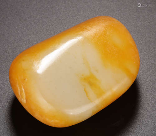 A XINJIANG HETIAN JADE PENDANT