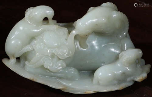 A HETIAN JADE CARVED GOAT SHAPED PENDANT