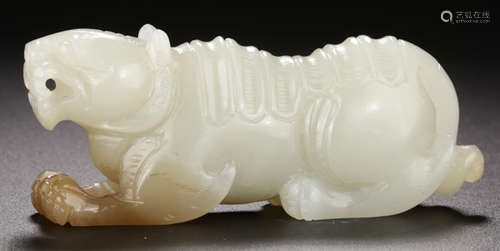 A XINJIANG HETIAN JADE CARVED TIGER SHAPE PENDANT