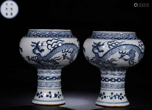 PAIR OF BLUE&WHITE GLAZE VASE