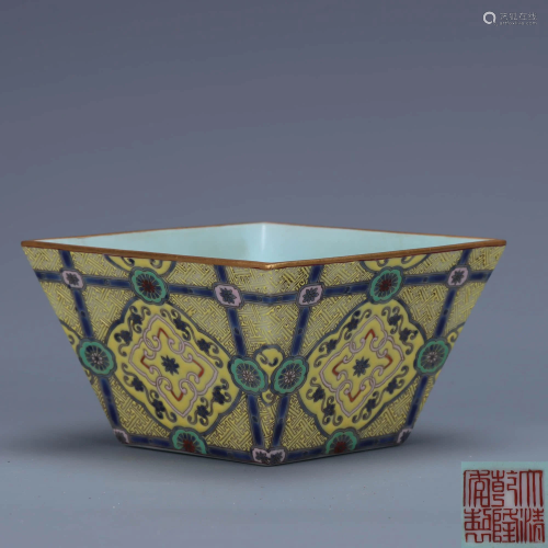 A Chinese Yellow Floral Porcelain Square Cup