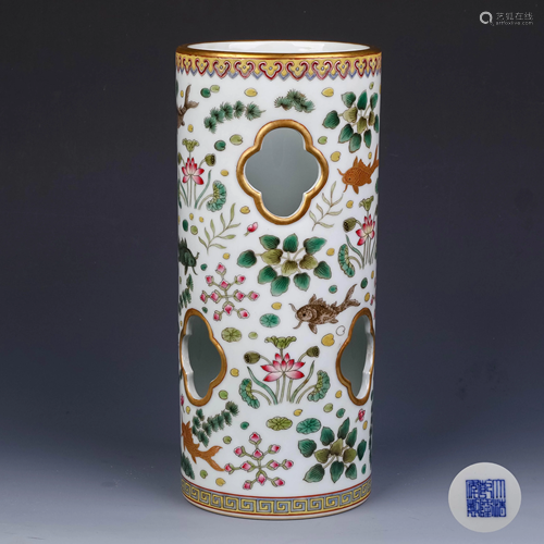 A Chinese Piercing Floral Porcelain Hats Tube