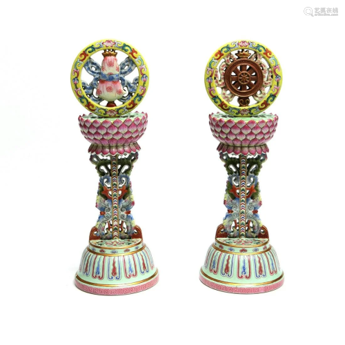 A pair of Chinese Famille Rose Porcelain Buddhist