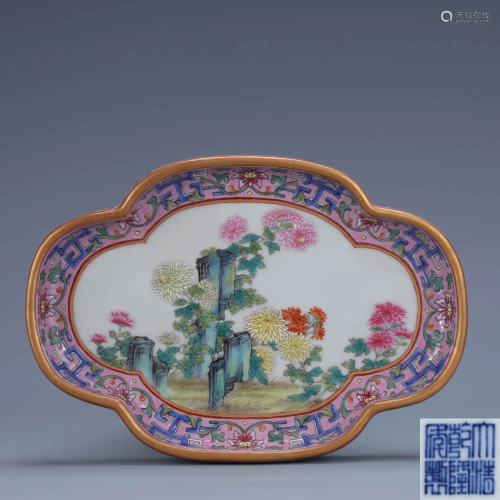 A Chinese Carmine Floral Porcelain Plate