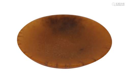 λ A CHINESE RHINOCEROS HORN SNUFF TRAY.