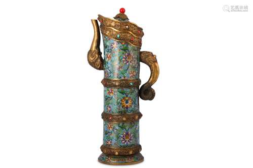 A CHINESE CLOISONNÉ ENAMEL EWER AND COVER.