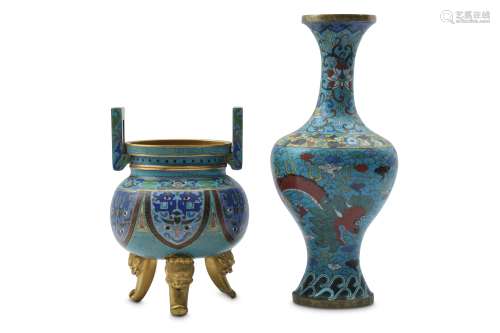 A CHINESE CLOISONNE TRIPOD INCENSE BURNER AND A 'DRAGON' VASE.