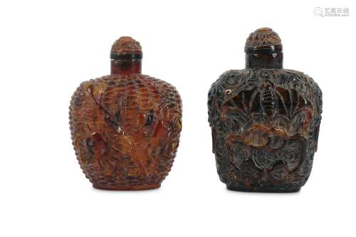 TWO CHINESE AMBER SNUFF BOTTLES.