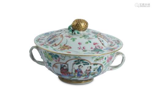 A SMALL CHINESE FAMILLE ROSE TUREEN AND COVER.