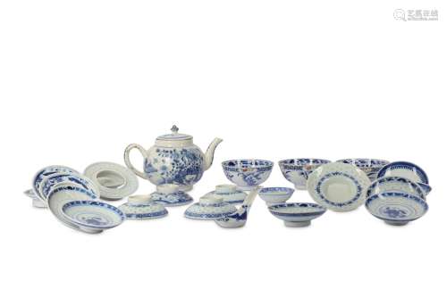 A CHINESE BLUE AND WHITE TEA SET.