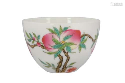 A CHINESE FAMILLE ROSE 'PEACHES' CUP.