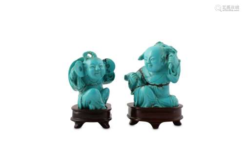 A PAIR OF CHINESE TURQUOISE 'BOYS' CARVINGS.