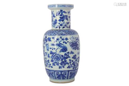 A CHINESE BLUE AND WHITE 'BIRDS AND FLOWER' VASE.