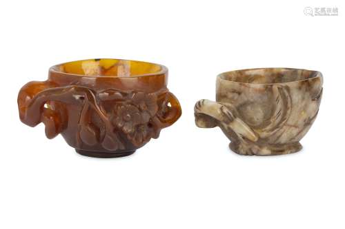 TWO SMALL CHINESE HARDSTONE CUPS.
