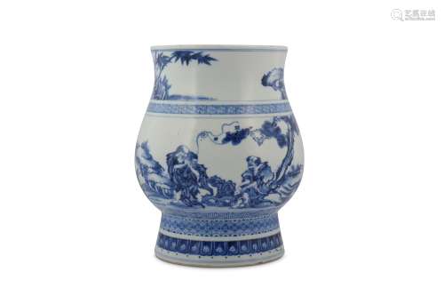A CHINESE BLUE AND WHITE 'IMMORTALS' VASE.