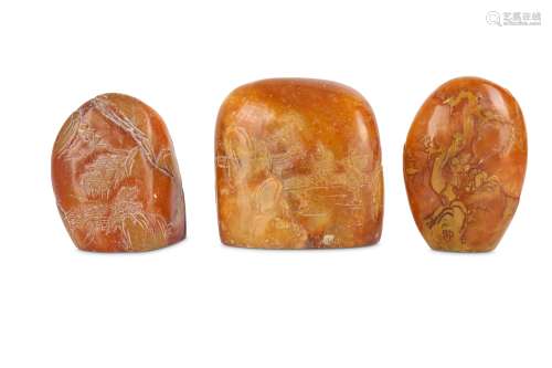 THRE CHIENSE ORANGE STONE SEALS.