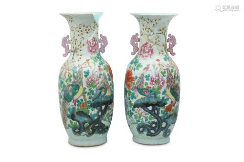 A PAIR OF LARGE CHINESE FAMILLE ROSE 'PHOENIX' VASES.