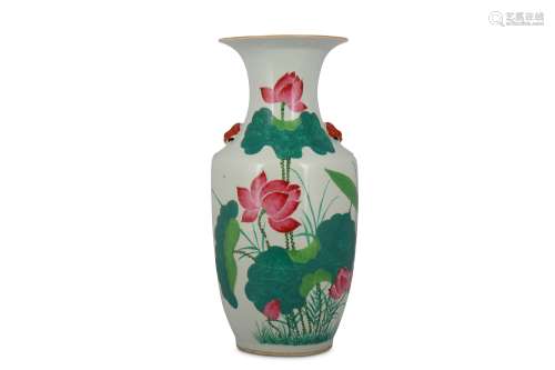 A CHINESE FAMILLE ROSE 'LOTUS' VASE.