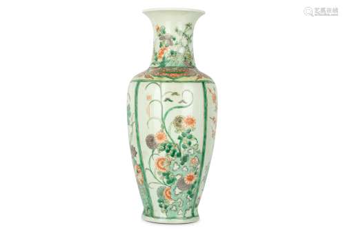 A LARGE CHINESE FAMILLE VERTE 'FLOWERS' BALUSTER VASE.