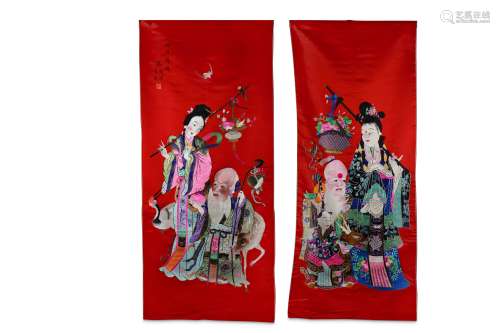 A PAIR OF CHINESE RED-GROUND 'IMMORTALS' SILK PANELS.