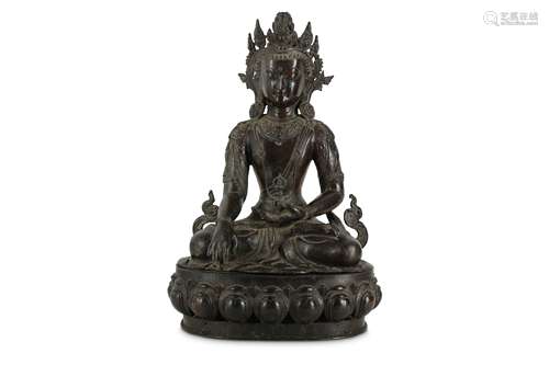 A LARGE CHINESE BRONZE FIGURE OF BUDDHA SAKYAMUNI.