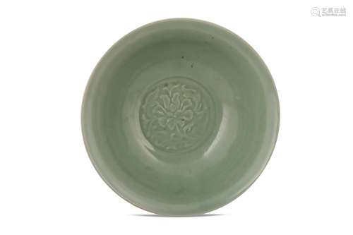 A CHINESE LONGQUAN CELADON 'LOTUS' BOWL.