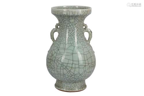 A LARGE CHINESE CELADON-GLAZED GE-TYPE VASE.